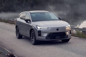 Volvo surpreende com lançamento do XC70, seu novo SUV híbrido com autonomia incomparável.