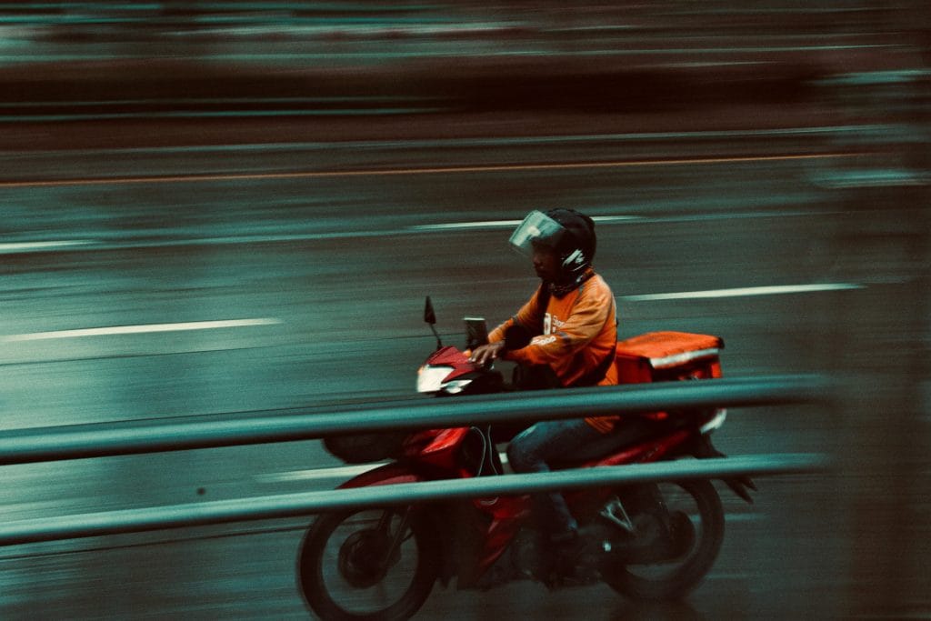 Novas Regras do MTE beneficiam motociclistas: descubra quem terá direito aos 30% de periculosidade