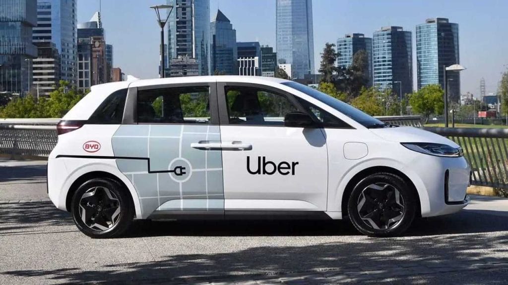 Uber estreia frota elétrica em duas capitais visando zero emissão e mais conforto aos passageiros