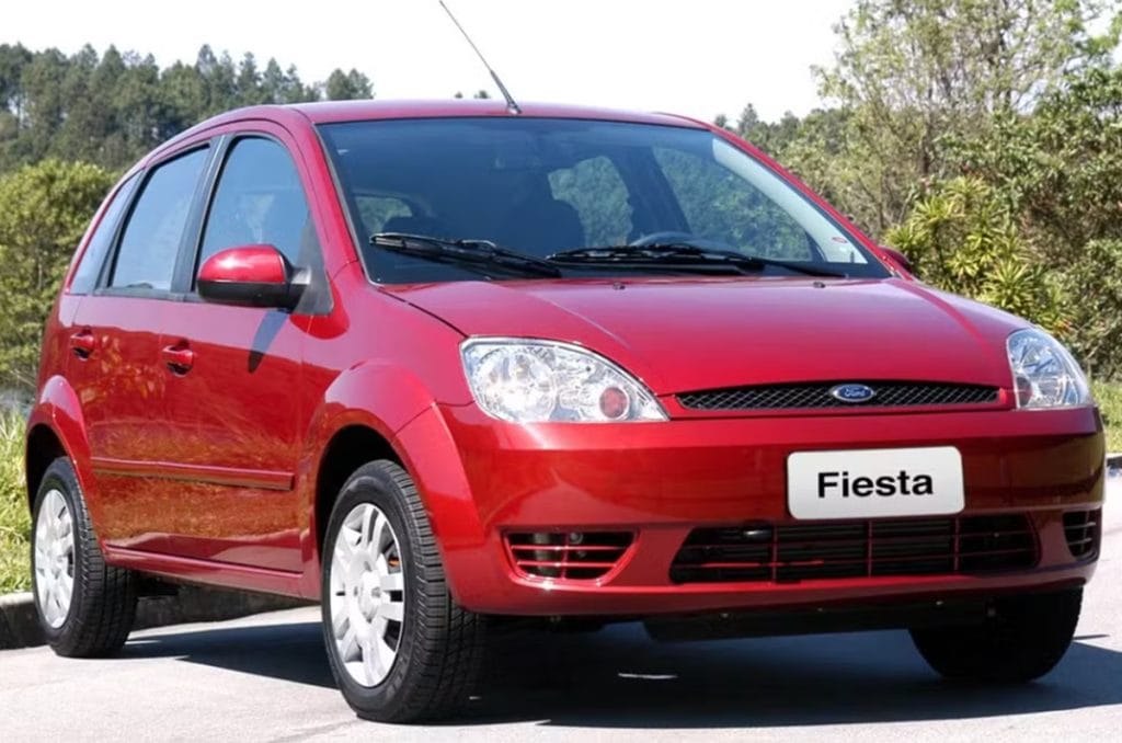 Carros dos anos 2000 por apenas R$ 20 mil: um verdadeiro achado!