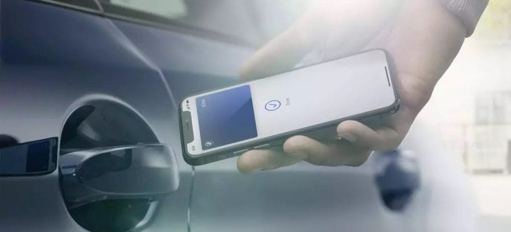 Google apresenta nova funcionalidade que controla aceleração e som do veículo remotamente pelo celular