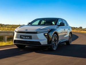 O primeiro carro elétrico da Toyota no Brasil: uma promessa que pode sair caro