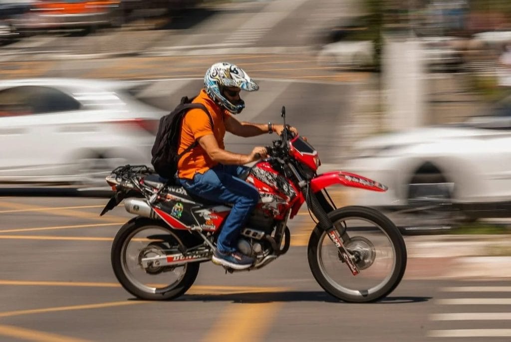 Regularize sua moto com IPVA ou licenciamento pendente e evite multas e apreensões!