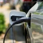 Aumento alarmante de roubos e furtos de veículos elétricos no Brasil gera apreensão entre os donos